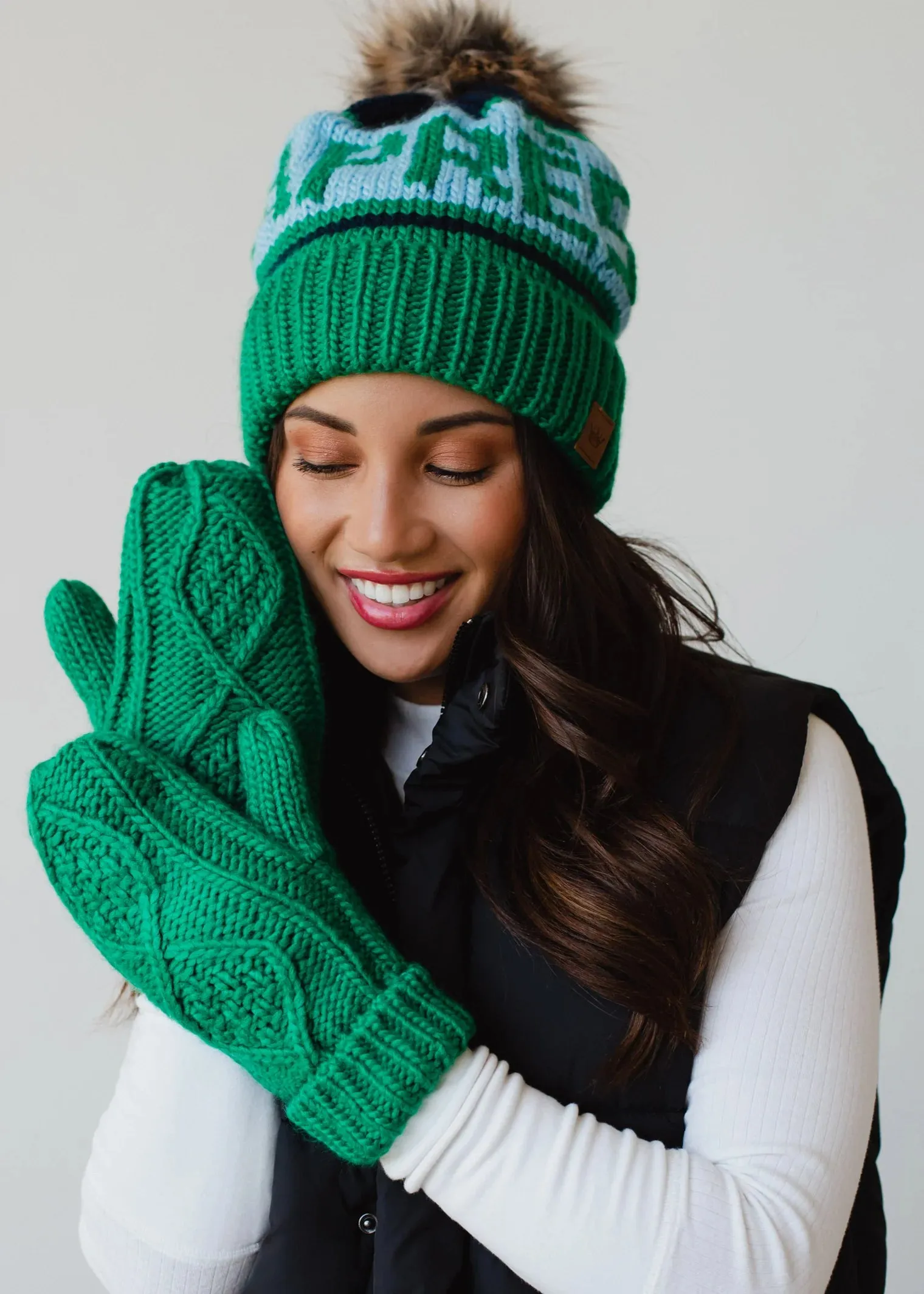 Cable Knit Mittens Green