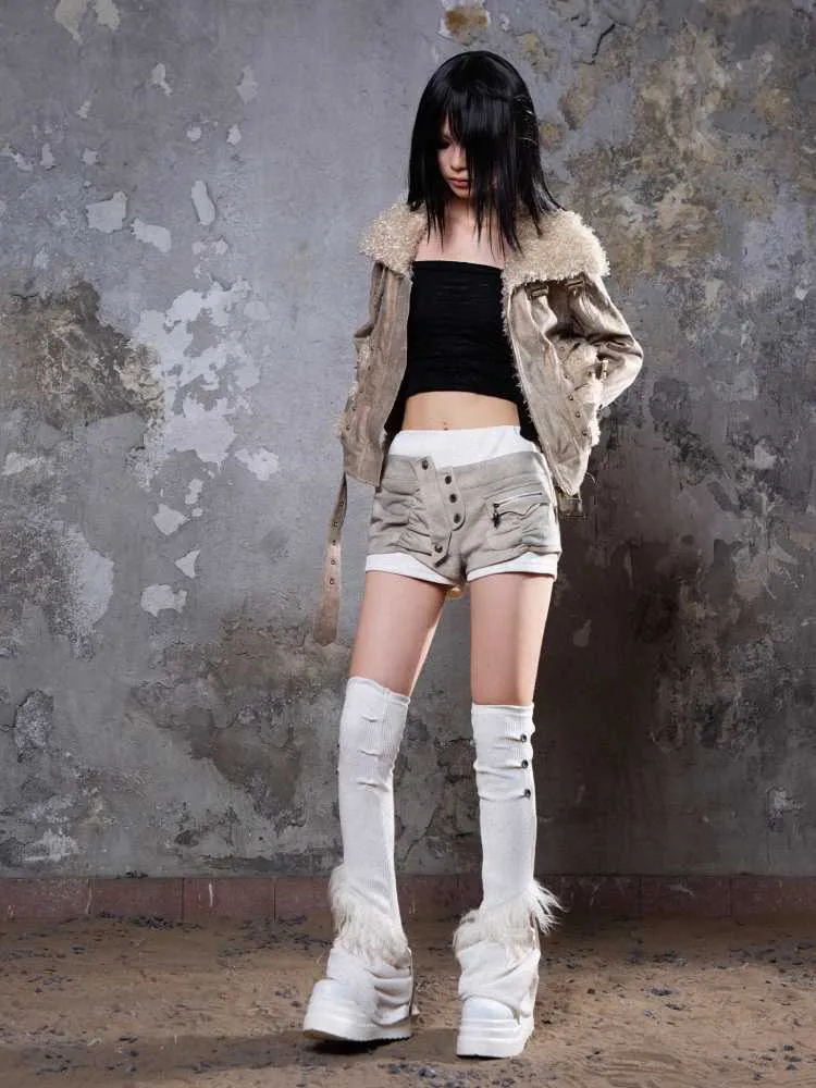 Low waist shorts and punk leg warmers【s0000010046】