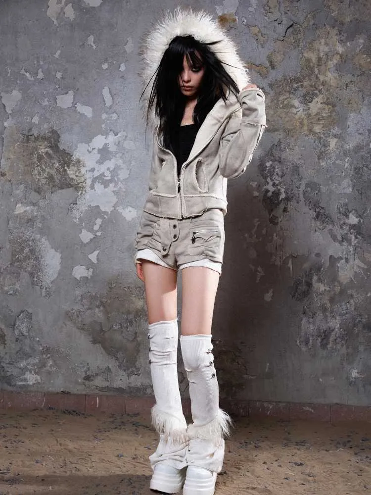 Low waist shorts and punk leg warmers【s0000010046】