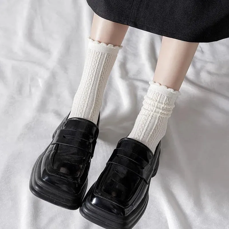 One Pair of Lace Crew Socks with Ruffle | Lolita & Jirai Kei Fashion