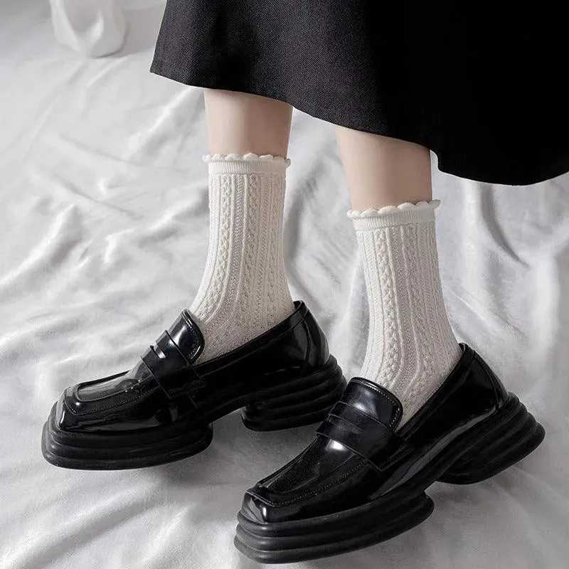 One Pair of Lace Crew Socks with Ruffle | Lolita & Jirai Kei Fashion