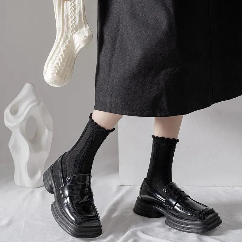 One Pair of Lace Crew Socks with Ruffle | Lolita & Jirai Kei Fashion