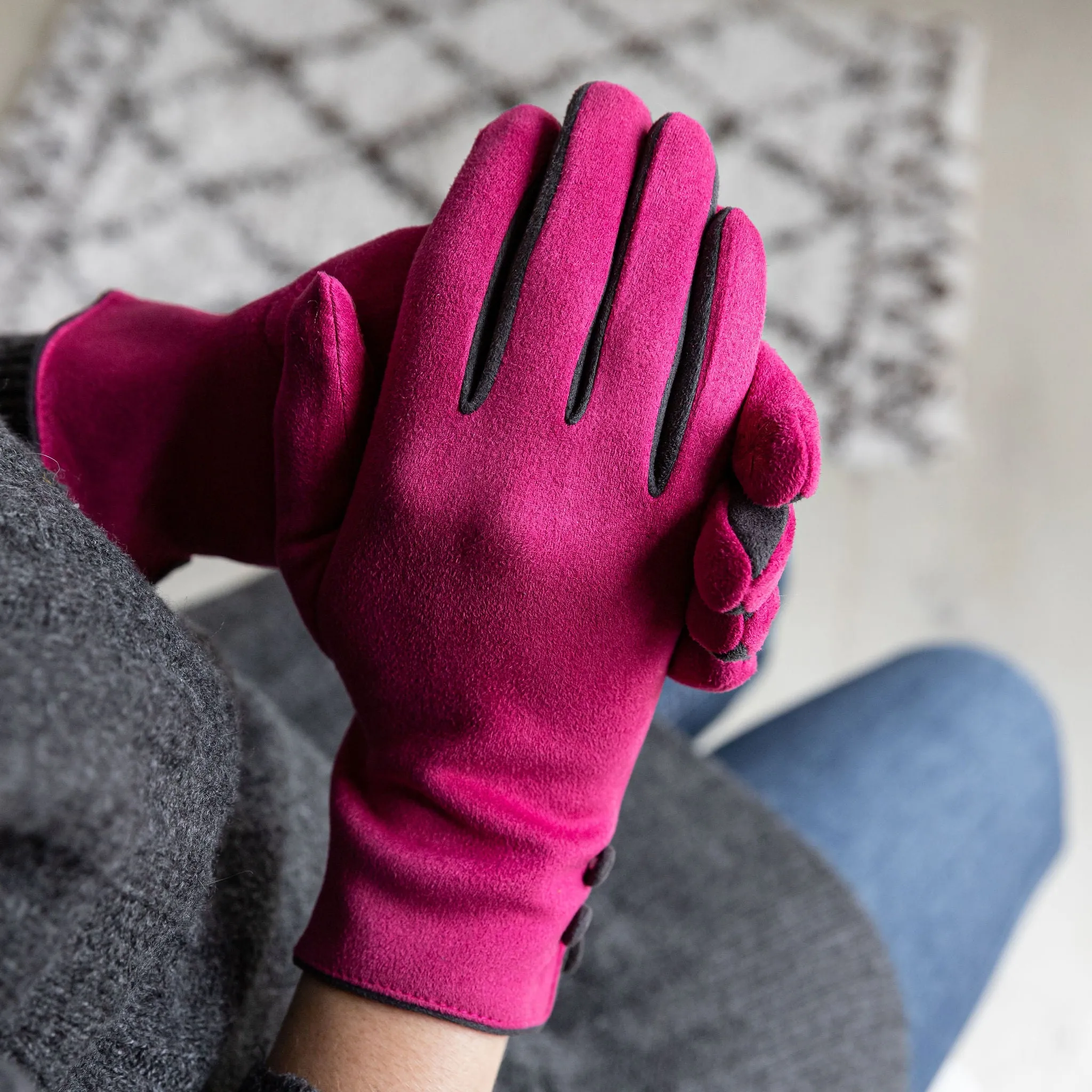Suede Ladies Glove with Contrast Detail